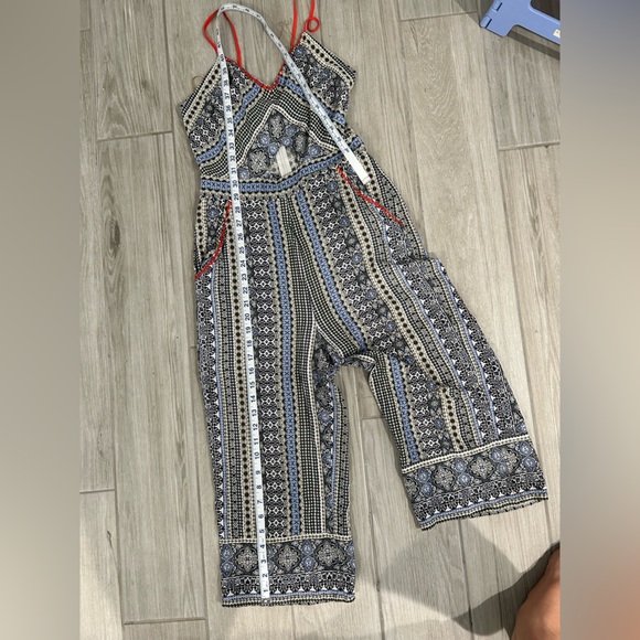 Stella Luce paisley romper with midriff cutout sized medium - Picture 10 of 11